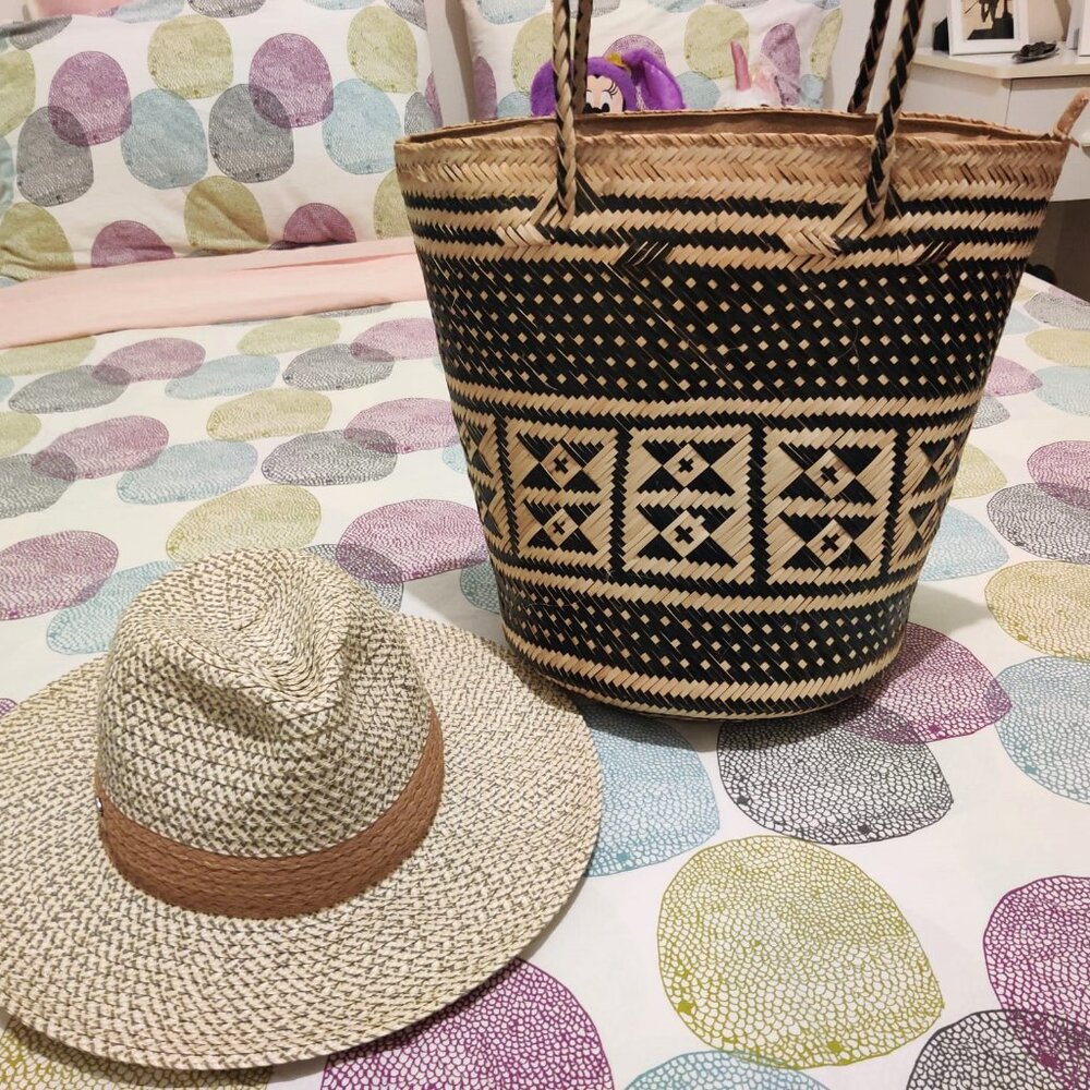 Beach bag and hat combo , jute , black and natural color